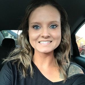 Meet your Posher, Chloe